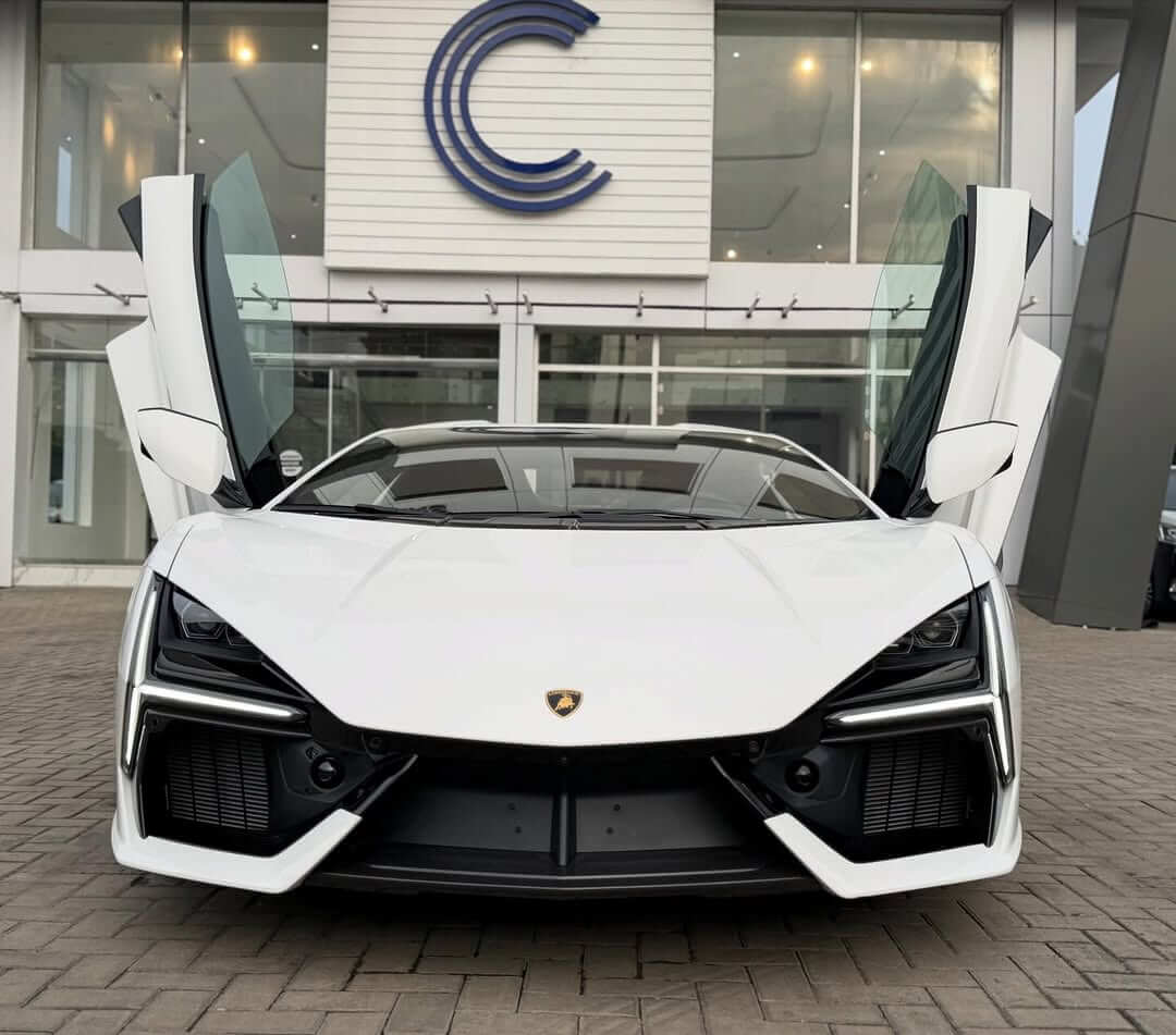 Lamborghini Revuelto